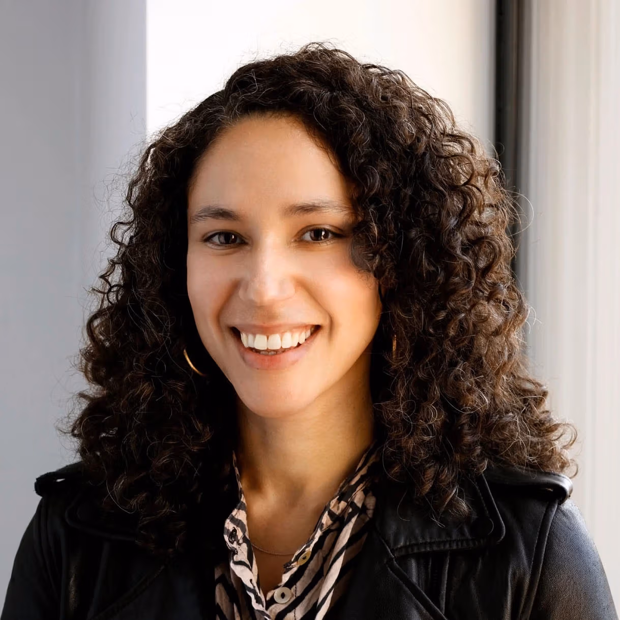 Portrait of Art Historian Christina Knight, smiling. 