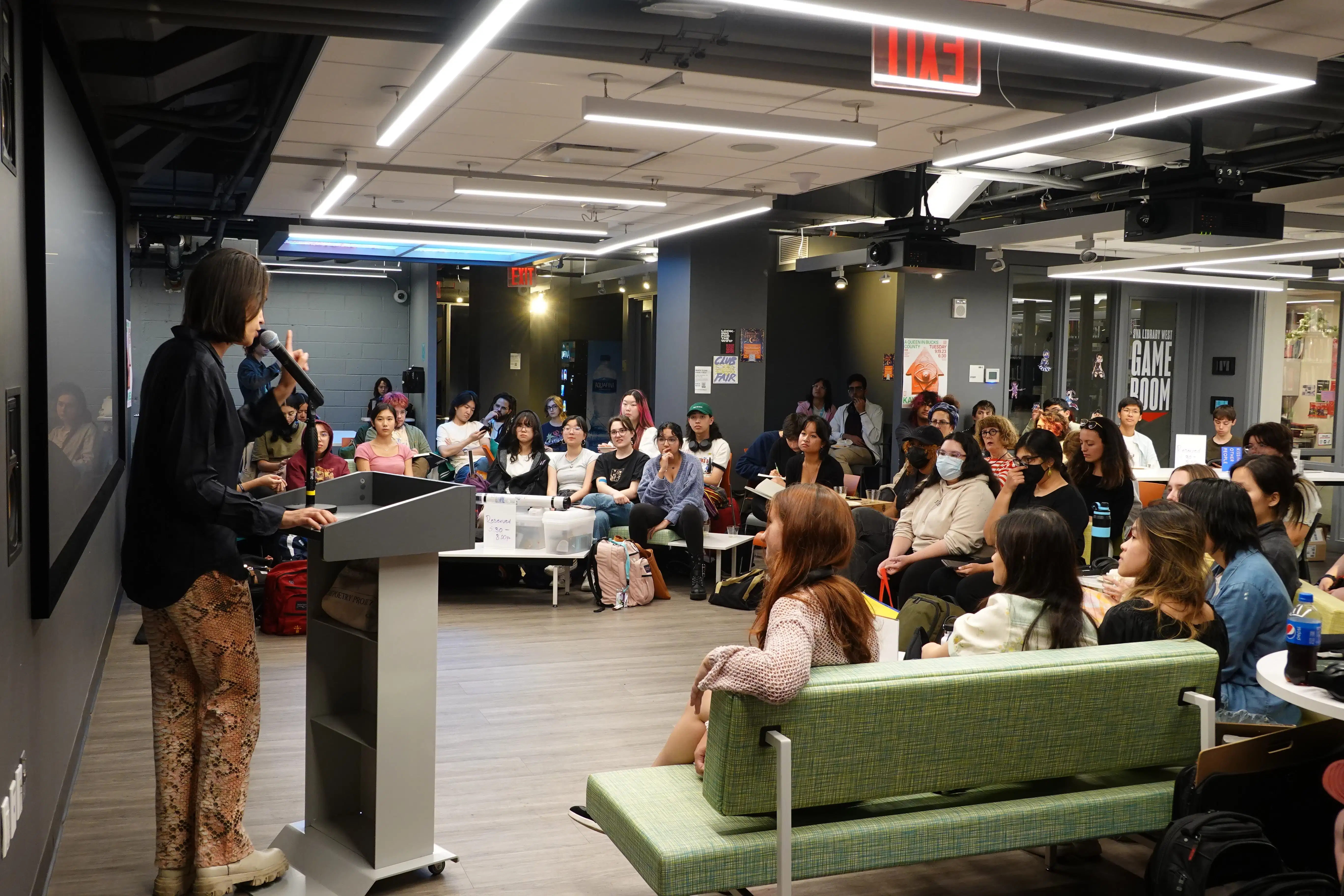 Poet and Professor Kay Gabriel gives a reading and lecture to large group of honors students